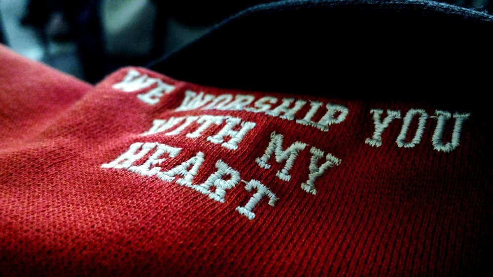 How to Collaborate with a Clothing Graphic Designer for Best Results